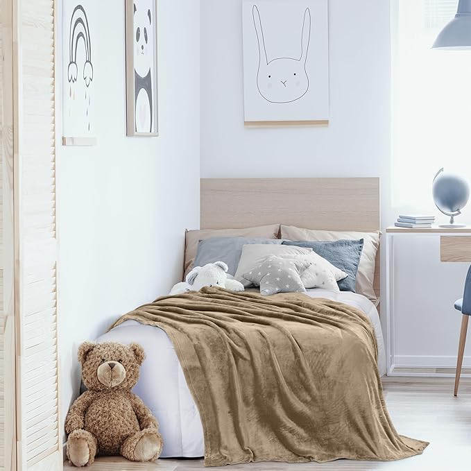 Utopia Bedding Fleece Blanket Twin Size Camel 300GSM Luxury Anti-Static Fuzzy Soft Microfiber Bed Blanket (60x80 Inch)