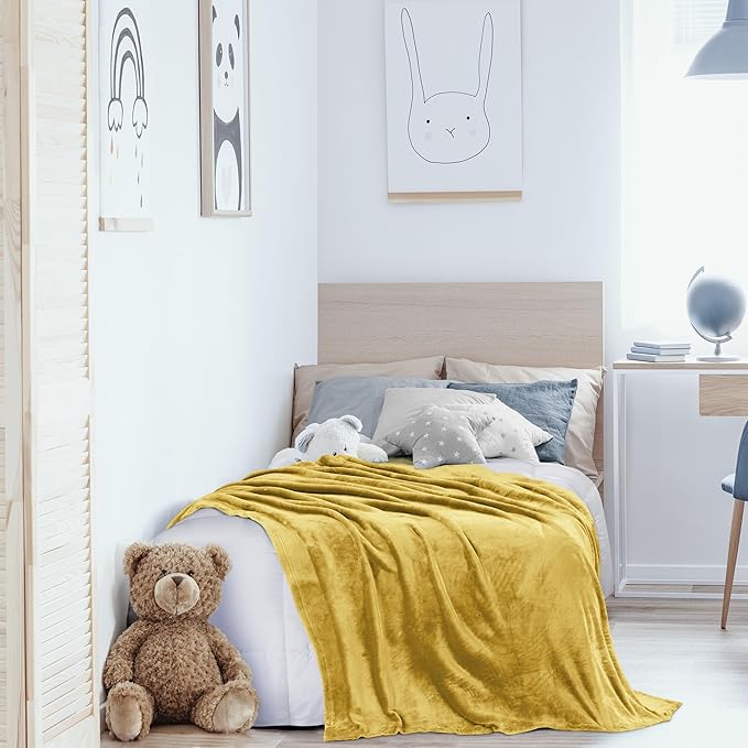 Utopia Bedding Fleece Blanket Twin Size Gold 300GSM Luxury Anti-Static Fuzzy Soft Microfiber Bed Blanket (60x80 Inch)