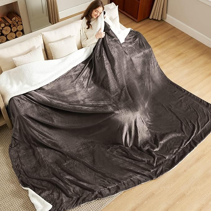 Bedsure GentleSoft Sherpa Fleece Oversized Cal King Blankets for Bed - Thick and Warm Throw for Women and Men, Soft Fuzzy Plush Large Blanket for Winter, Brown, 112x98 Inches