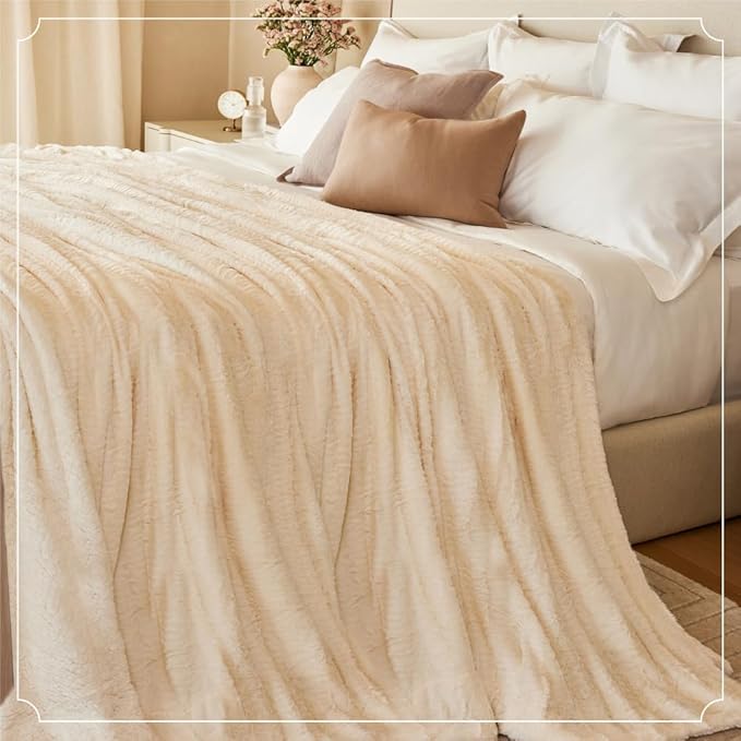 The Connecticut Home Co Bedding Blanket, King 108x90, Soft Fluffy Room Decor, Cozy Warm Throws for Bed, Gifts for Women, Bedroom Cute Aesthetic Blankets Faux Fur and Sherpa Gray
