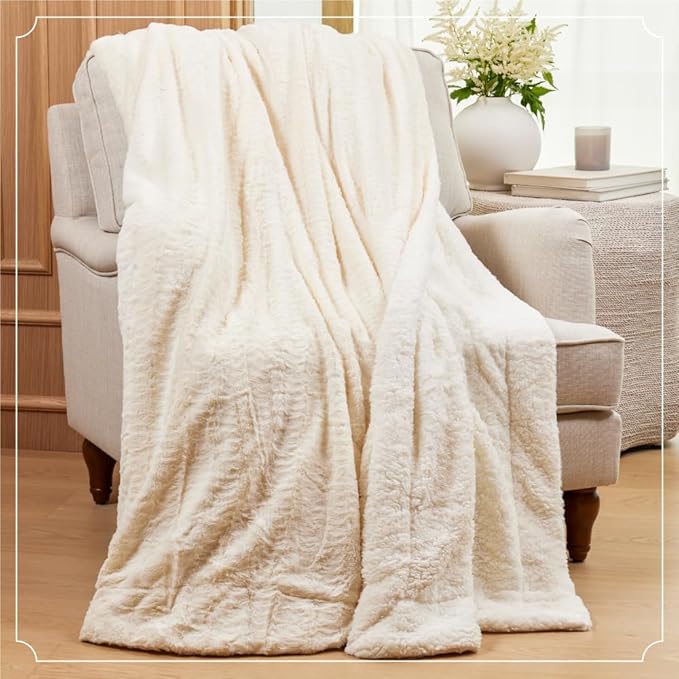 The Connecticut Home Co Throw Blanket for Couch, Soft Fluffy Room Decor, Cozy Warm Throws for Bed, Couches, Gifts for Women, Bedroom Cute Aesthetic Blankets Faux Fur and Sherpa, 65x50, White