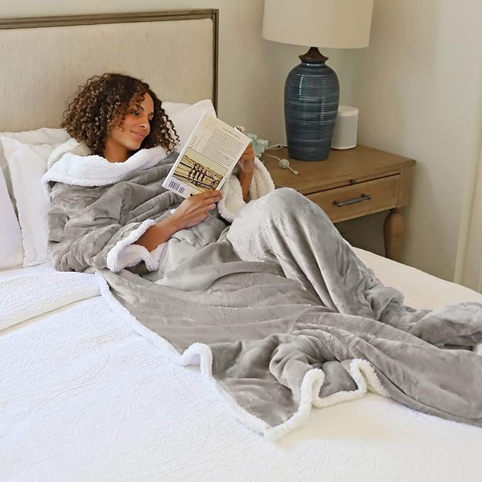 Catalonia Sherpa Wearable Blanket with Sleeves & Foot Pockets for Adult Women Men, Comfy Snuggle Wrap Sleeved Throw Blanket Robe, Gift Idea, Camel