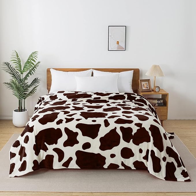 Richave Fleece Cow Print Blanket for All Season - Premium Lightweight Anti-Static Brown and Ivory Twin/Twin XL Size Extra Long Blankets, Bedroom Decor 66" x 90"(Brown Cow)