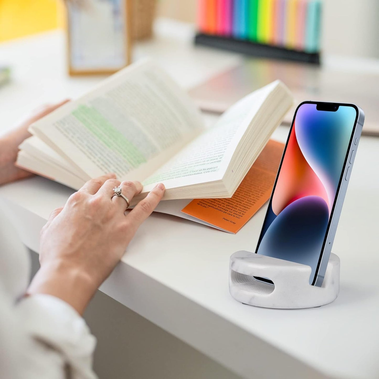 Elegant White Marble Phone Stand with Sound Amplification, Round Holder for Desk, Kitchen, Bathroom, and Bedside