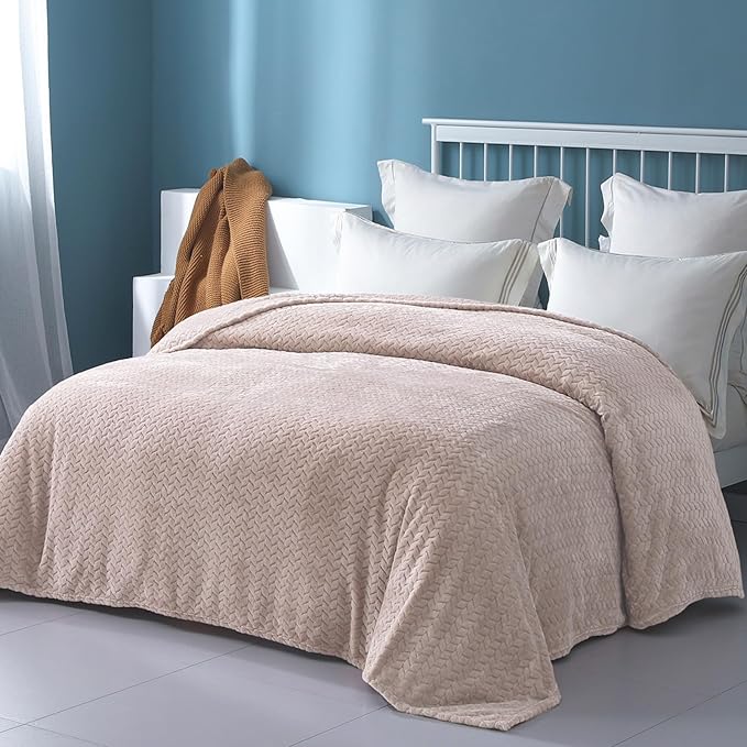 Exclusivo Mezcla Fleece King Size Blanket for Bed, 90x104 Inches Soft Cozy Jacquard Flannel Blankets, Lightweight Fuzzy Plush Warm for Winter, Camel