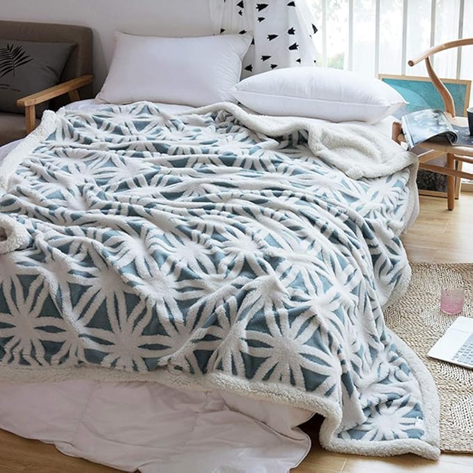 LOMAO Sherpa Fleece Blanket Fuzzy Soft Throw Blanket Dual Sided Blanket for Couch Sofa Bed (Light Blue, 90''x110'')