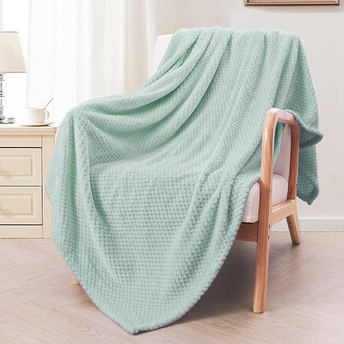 Exclusivo Mezcla Fleece Throw Blanket Extra Large, Super Soft and Warm Blankets for Couch, Sofa and Bed Waffle Textured, Cozy, Fuzzy and Lightweight (Mint Green, 50x70 Inches)