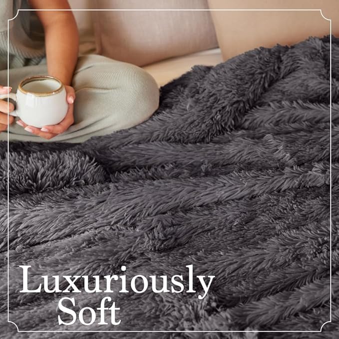 The Connecticut Home Co Bedding Blanket, Queen 90x90, Soft Fluffy Room Decor, Cozy Warm Throws for Bed, Gifts for Women, Bedroom Cute Aesthetic Blankets Shag and Sherpa Gray