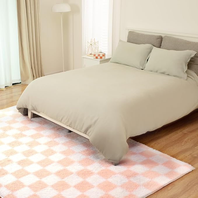 Super Soft Rug for Bedroom, 6x9 Ft Pink and White Area Rug Classic Checkered Shaggy Anti-Skid High Pile Soft Fluffy Rug Fuzzy Carpet for Living Room Bedroom Kids Room Nursery, Dorm Home Decor