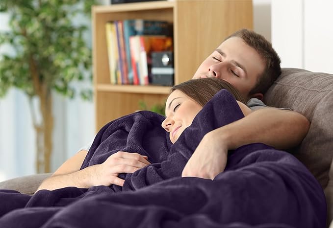 Utopia Bedding Fleece Blanket Twin Size Purple 300GSM Luxury Anti-Static Fuzzy Soft Microfiber Bed Blanket (60x80 Inch)