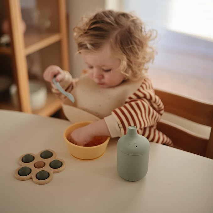 mushie 100% Silicone Baby Sippy Cup | 6 Months+ (Soft Lilac)