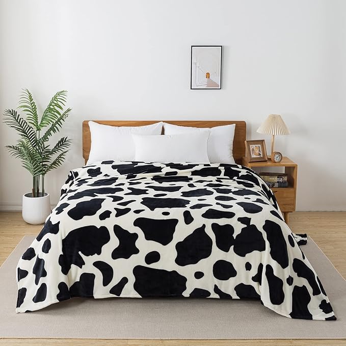 Fleece Cow Print Blanket - Premium Lightweight Anti-Static Bed Cow Throws Soft Cozy Warm Blankets Plush Gift, Bedroom Decor 66" x 90"(Black Cow Twin)