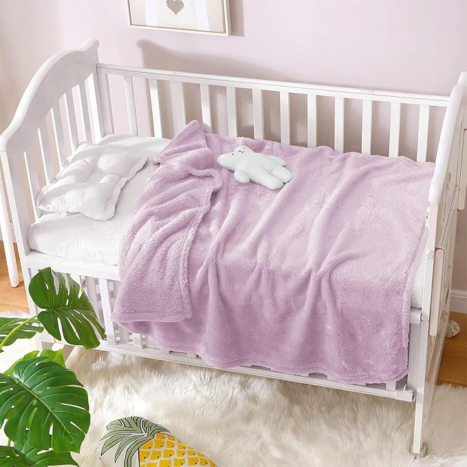 Exclusivo Mezcla Plush Fuzzy Fleece Throw Blanket, Super Soft, Fluffy and Warm Blankets for Couch, Bed, All Season Use (40x50 Inches, Light Purple)