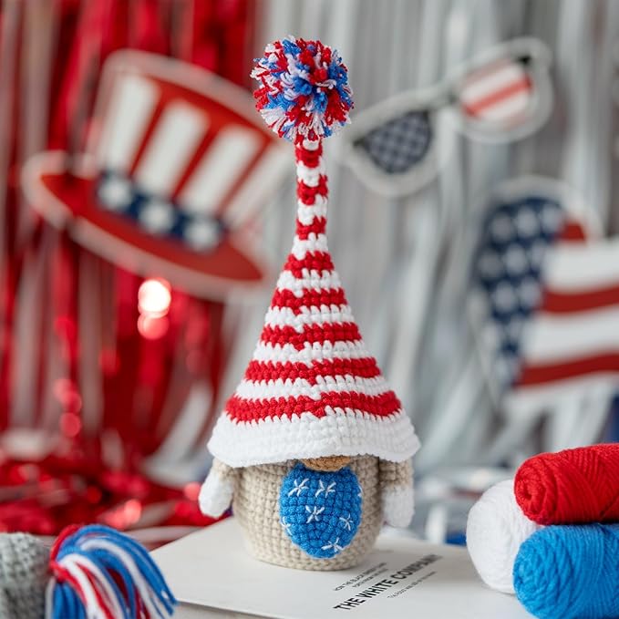 Wizardi Amigurumi DIY Crochet Kit - Patriotic Gnome F07N8-M195
