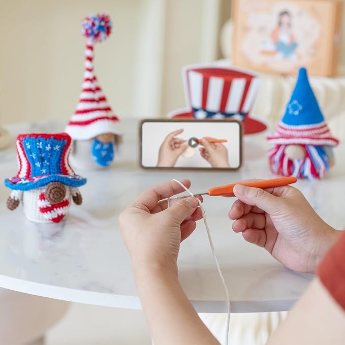 Wizardi Amigurumi DIY Crochet Kit - Patriotic Gnome F07N8-M195