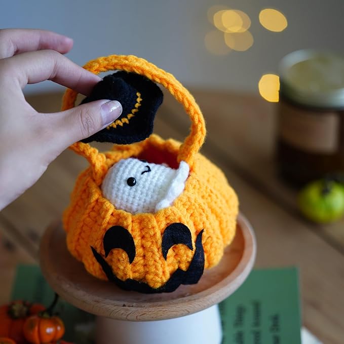 Wizardi Amigurumi DIY Crochet Kit - Halloween F07N8-M102