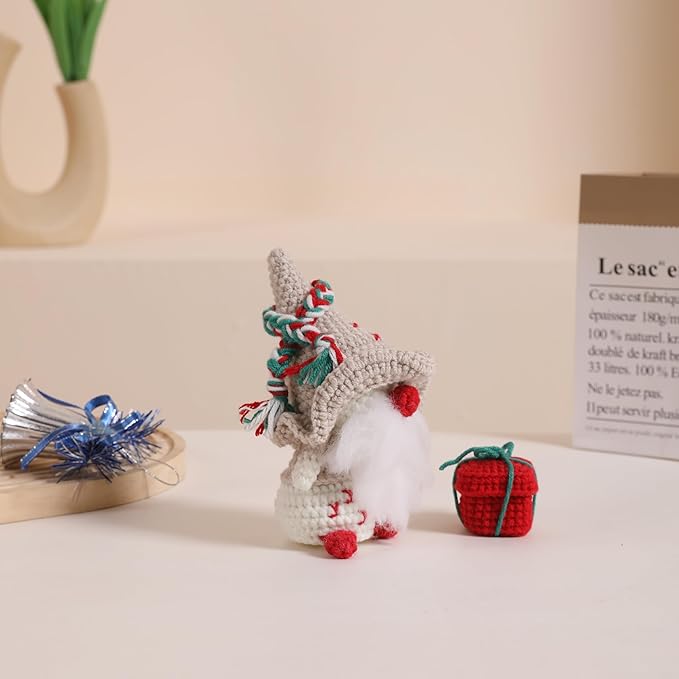 Wizardi Amigurumi DIY Crochet Kit - Christmas F07N8-M109