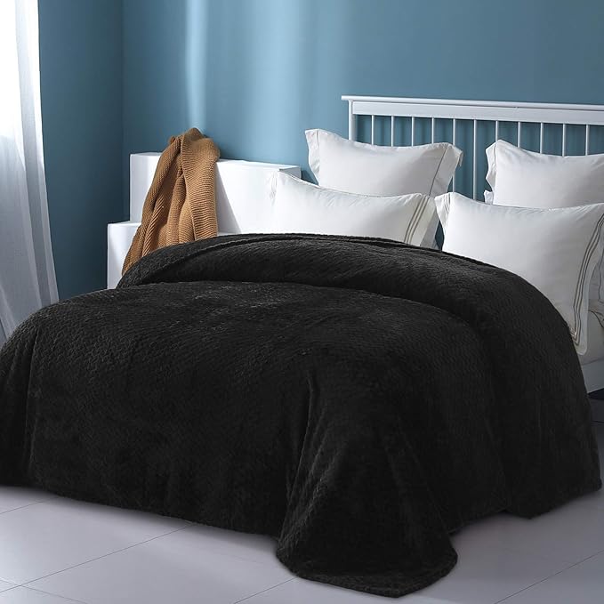 Exclusivo Mezcla Fleece Twin Size Blanket for Bed, 90x66 Inches Soft Cozy Jacquard Flannel Blankets, Lightweight Fuzzy Plush Warm for Winter, Black