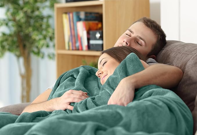 Utopia Bedding Fleece Blanket Twin Size Celadon 300GSM Luxury Anti-Static Fuzzy Soft Microfiber Bed Blanket (60x80 Inch)
