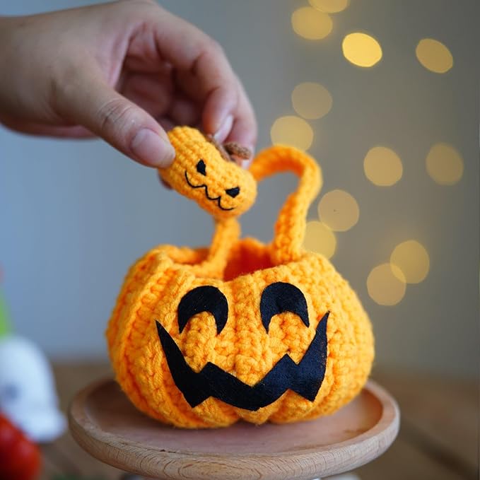 Wizardi Amigurumi DIY Crochet Kit - Halloween F07N8-M102