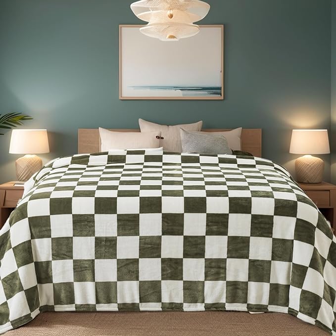 Checkered King Size Blanket,Premium Lightweight Anti-Static 90x108 Inches Sage Green Throw Blankets for King Calking Bed,Couch, Sofa, Chair, Camping, Picnic,Sage Green