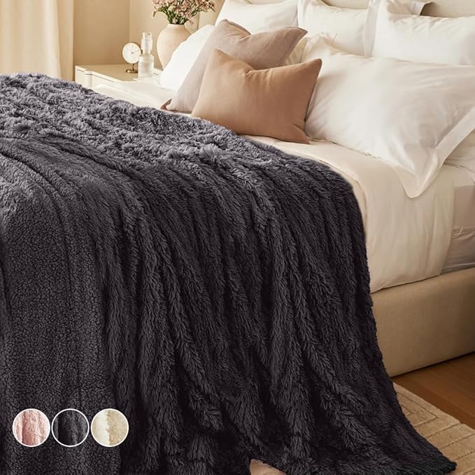 The Connecticut Home Co Bedding Blanket, Queen 90x90, Soft Fluffy Room Decor, Cozy Warm Throws for Bed, Gifts for Women, Bedroom Cute Aesthetic Blankets Shag and Sherpa Gray