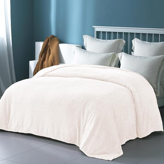 Exclusivo Mezcla Fleece King Size Blanket for Bed, 90x104 Inches Soft Cozy Jacquard Flannel Blankets, Lightweight Fuzzy Plush Warm for Winter, Off White