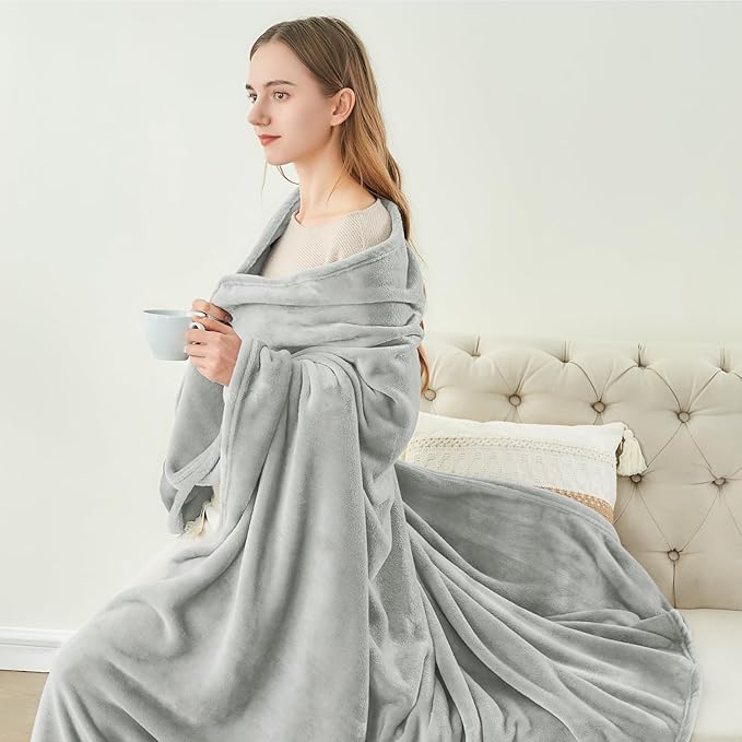 BEDELITE Fleece Blanket Light Grey Throw Blankets for Couch & Bed, Luxury Plush Cozy Fuzzy 50x70 inches, Super Soft Warm Lightweight Throw for Travel Camping