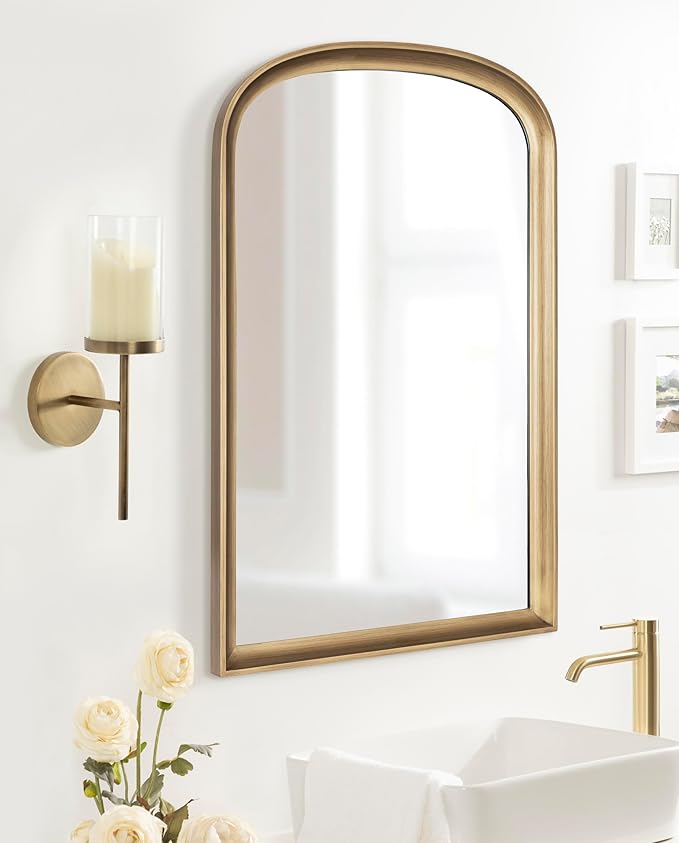 Kate and Laurel Blaise Transitional Metal Wall Sconce; 5 x 6 x 14; Antique Brass; Modern Round Candle Holder with Removable Glass Cylinder for Flameless Candles