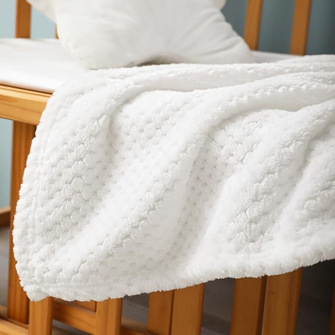Exclusivo Mezcla Fleece Throw Blanket, Super Soft and Warm Blankets for Couch, Sofa and Bed Waffle Textured, Cozy, Fuzzy and Lightweight (Off White, 40x50 Inches)