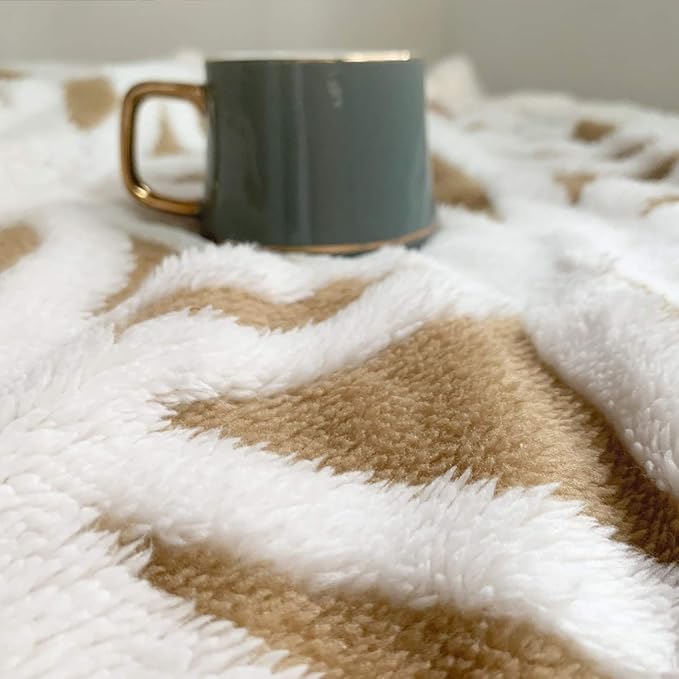 LOMAO Sherpa Fleece Blanket Fuzzy Soft Throw Blanket Dual Sided Blanket for Couch Sofa Bed (Khaki, 60''x80'')