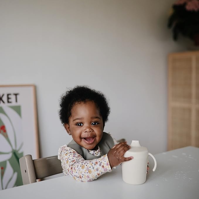 mushie Trainer Sippy Cup | Made in Denmark | Leak Resistant Twist-Off Lid & Handles | Plastic |6 Months + (Ivory)