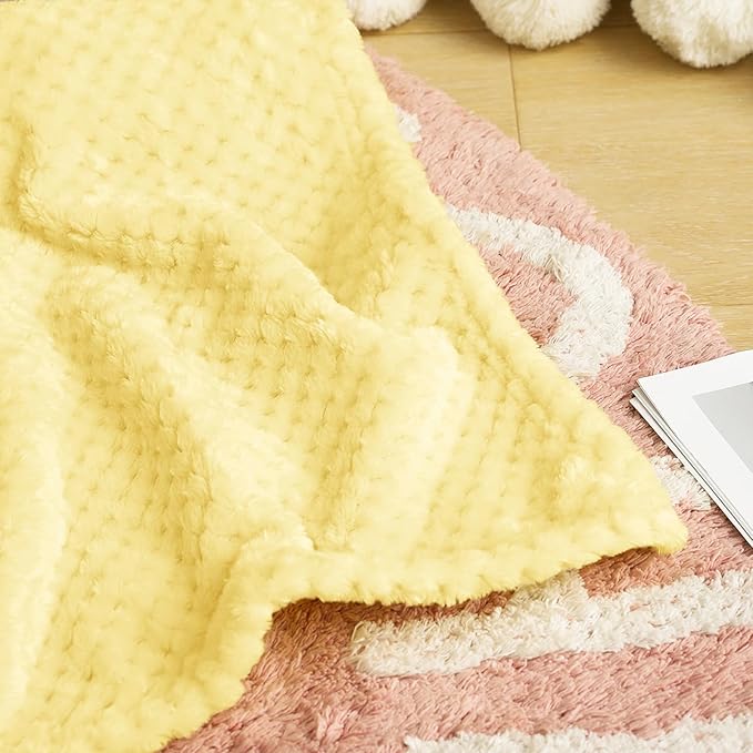 Exclusivo Mezcla Fleece Throw Blanket, Super Soft and Warm Blankets for Couch, Sofa and Bed Waffle Textured, Cozy, Fuzzy and Lightweight (Light Yellow, 40x50 Inches)