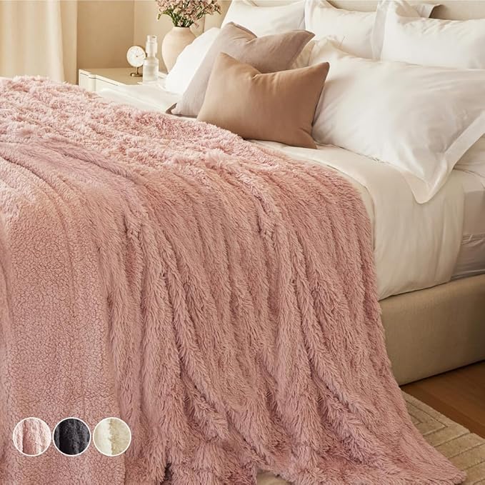 The Connecticut Home Co Bedding Blanket, Queen 90x90, Soft Fluffy Room Decor, Cozy Warm Throws for Bed, Gifts for Women, Bedroom Cute Aesthetic Blankets Shag and Sherpa Dusty Rose