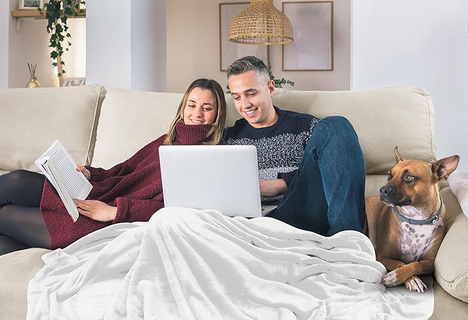 Utopia Bedding Fleece Blanket Twin Size White 300GSM Luxury Fuzzy Soft Anti-Static Microfiber Bed Blanket (90x66 Inch)