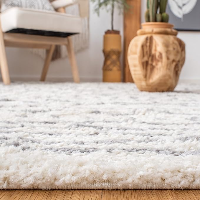 SAFAVIEH Arizona Shag Collection Area Rug - 5'1" x 7'6", Ivory & Grey, Moroccan Design, Non-Shedding & Easy Care, 1.6-inch Thick Ideal for High Traffic Areas in Living Room, Bedroom (ASG741F)