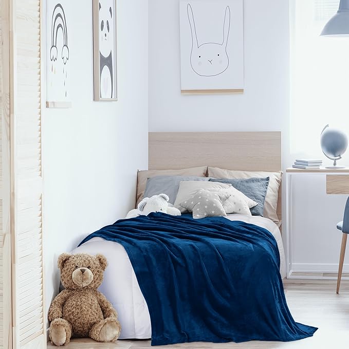 Utopia Bedding Fleece Blanket Twin Size Navy 300GSM Luxury Anti-Static Fuzzy Soft Microfiber Bed Blanket (60x80 Inch)