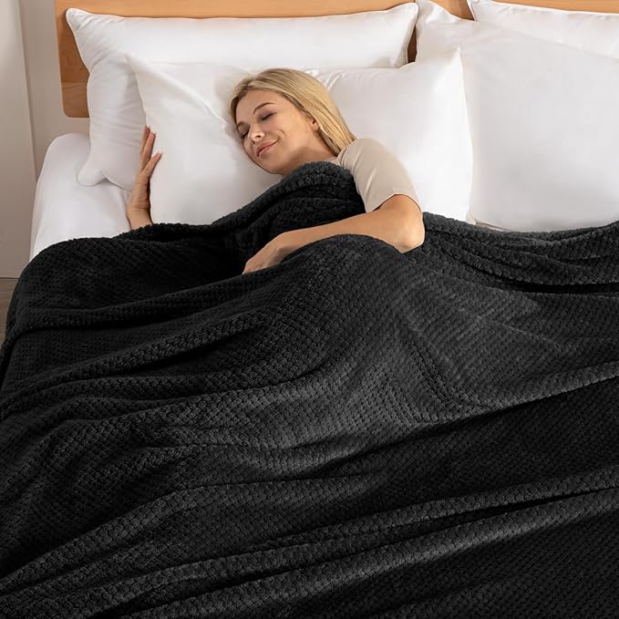 Exclusivo Mezcla Fleece Bed Blanket Twin Size, Super Soft and Warm Blankets for Couch, Sofa and Bed Waffle Textured, Cozy, Fuzzy and Lightweight (Black, 90x66 Inches)