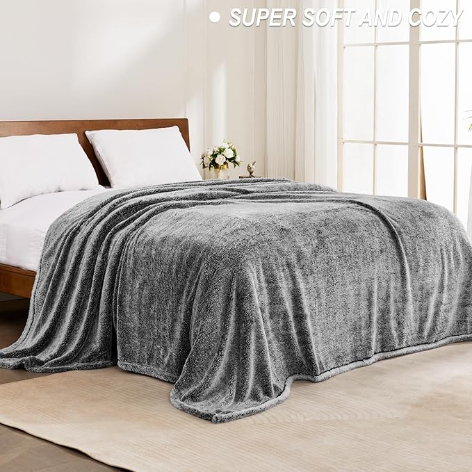 Exclusivo Mezcla Plush Fuzzy Fleece Throw Blanket Extra Large, Super Soft, Fluffy and Warm Blankets for Couch, Bed, Suitable for All Seasons (50x70 Inches, Mixed Black)