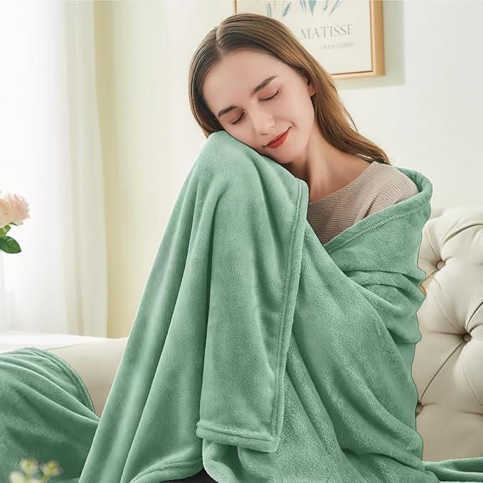 BEDELITE Fleece Blanket Twin Size Dusty Green Throw Blankets for Couch & Bed, Luxury Plush Cozy Fuzzy Blanket 60x80 inches, Super Soft Warm Lightweight Throw Blanket for Travel Camping