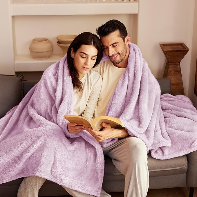 Exclusivo Mezcla Plush Fuzzy Fleece Throw Blanket Extra Large, Super Soft, Fluffy and Warm Blankets for Couch, Bed, Suitable for All Seasons (50x70 Inches, Light Purple)
