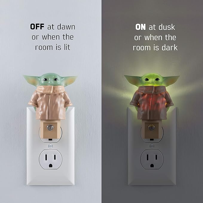STAR WARS LED Night Light, Baby Yoda Figure, Plug-in, Dusk to Dawn Sensor, Mandalorian, Grogu, UL-Certified, Cute Nightlight for Kids, Bedroom, Bathroom, Hallway, Game Room, Gifts, 53233