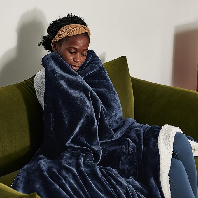 Bedsure GentleSoft Sherpa Fleece Throw Blanket for Couch - Thick and Warm Throw for Women and Men, Soft Fuzzy Plush Blanket for Winter, Navy, 50x60 Inches