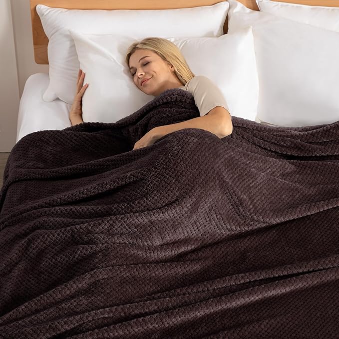 Exclusivo Mezcla Fleece Bed Blanket Twin Size, Super Soft and Warm Blankets for Couch, Sofa and Bed Waffle Textured, Cozy, Fuzzy and Lightweight (Coffee, 90x66 Inches)