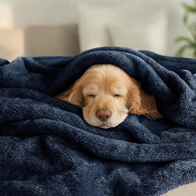 Exclusivo Mezcla Plush Fuzzy Fleece Bed Blanket Twin Size, Super Soft, Fluffy and Warm Blankets, Suitable for All Seasons (Navy Blue, 90x66 Inches)