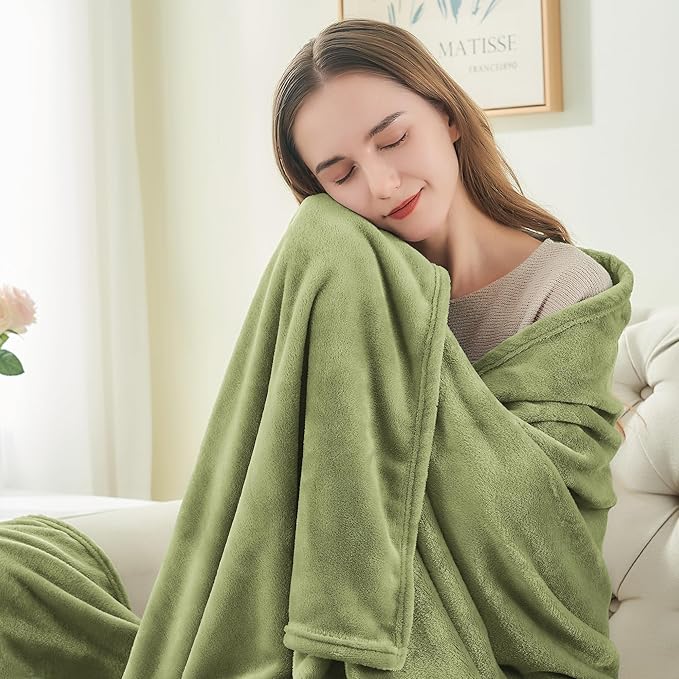BEDELITE Fleece Blanket Twin Size Sage Green Throw Blanket for Couch & Bed, Luxury Plush Cozy Fuzzy Blanket 60x80 inches, Super Soft Warm Lightweight Throw Blanket for Travel Camping