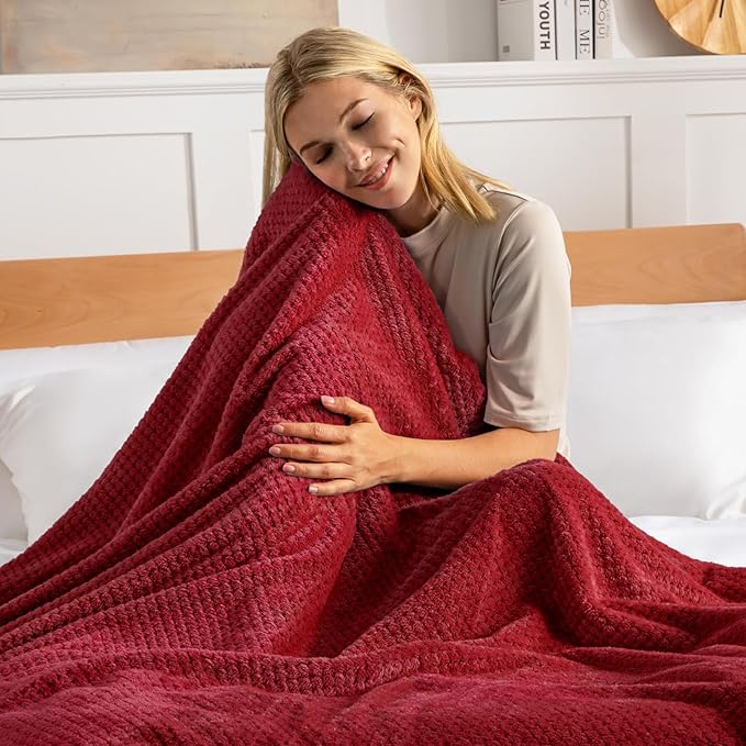 Exclusivo Mezcla Fleece Bed Blanket Twin Size, Super Soft and Warm Blankets for Couch, Sofa and Bed Waffle Textured, Cozy, Fuzzy and Lightweight (Deep Red, 90x66 Inches)