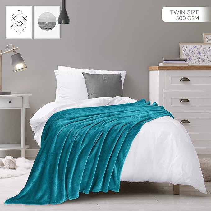 Utopia Bedding Fleece Blanket Twin Size Turquoise 300GSM Luxury Anti-Static Fuzzy Soft Microfiber Dorm Bed Blanket (90x66 Inch)
