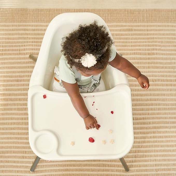Regalo High Chair for Babies and Toddlers, Easy to Clean, Sturdy Award Winning Brand, Removable Oversized Tray with Cup Holder, Five Point Harness, White