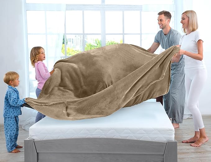 Utopia Bedding Fleece Blanket Twin Size Camel 300GSM Luxury Anti-Static Fuzzy Soft Microfiber Bed Blanket (60x80 Inch)